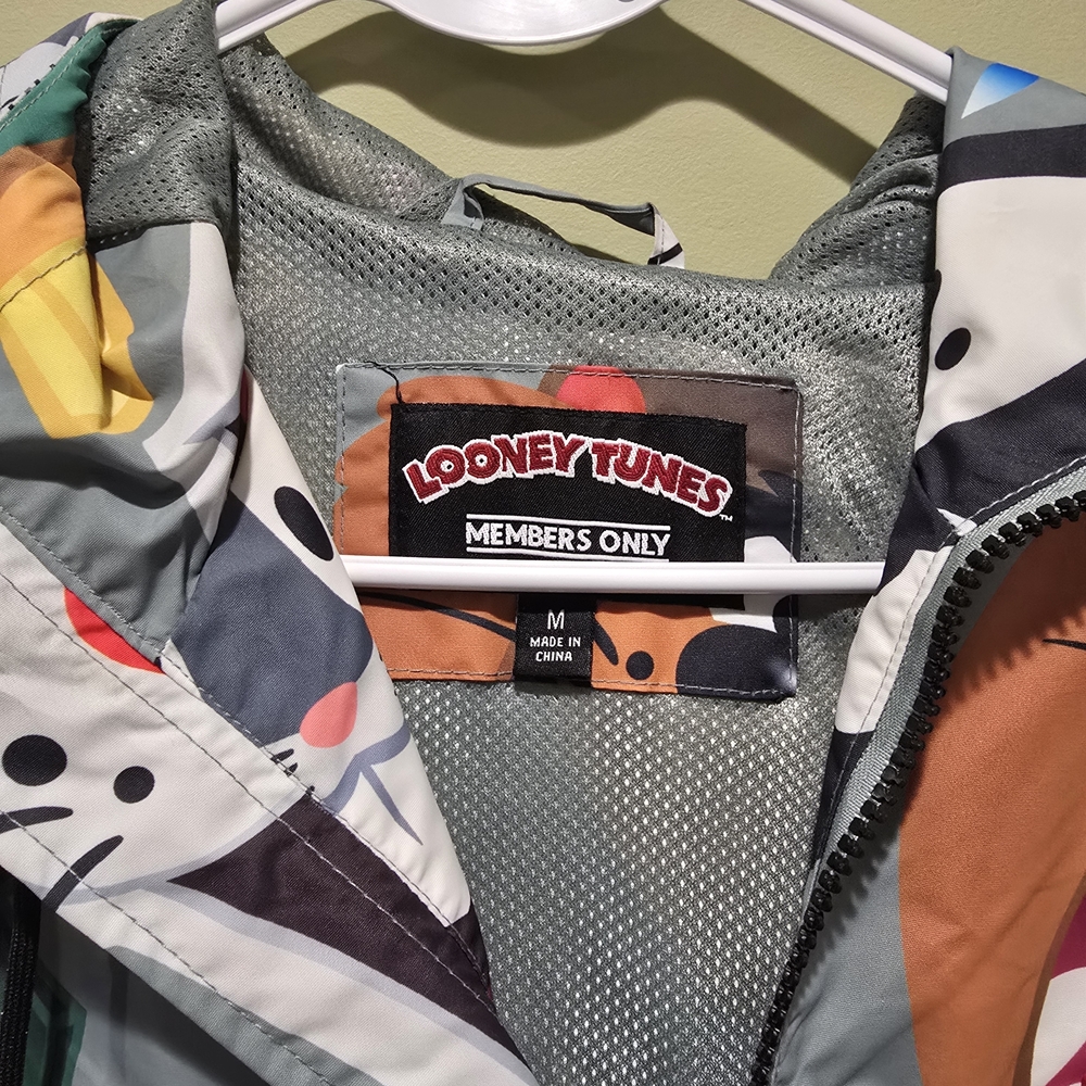 Members Only Multicolor Looney Tunes Windbreaker Jacket Size Medium - Picture 3 of 10